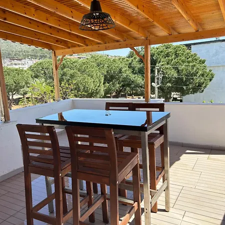 Denize 200 Metre, 3+1 Bahceli Vila *