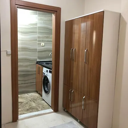 Denize 200 Metre, 3+1 Bahçeli Villa