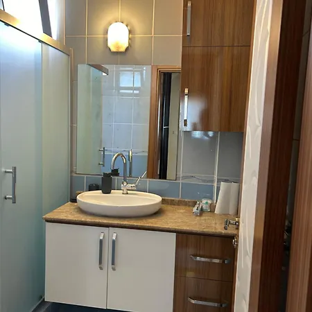 Villa Denize 200 Metre, 3+1 Bahçeli *
